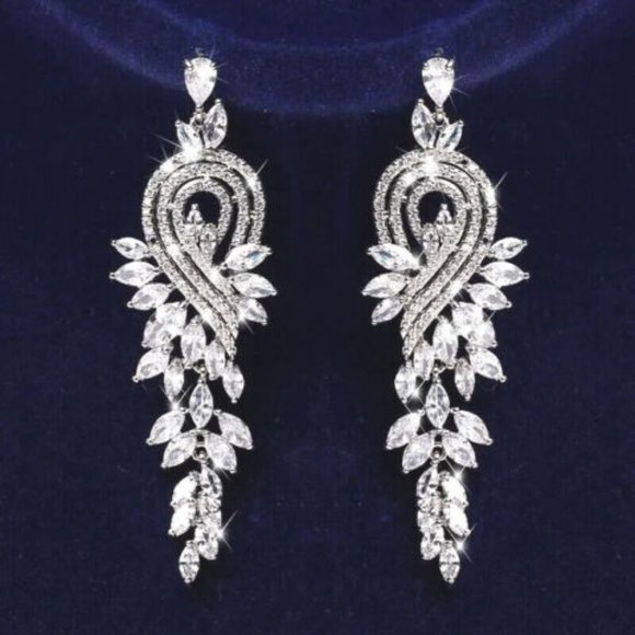 Silver Crystal Rhinestone Diamond Drop Earrings Prom Bridesmaids Earrings - Picture 1 of 5